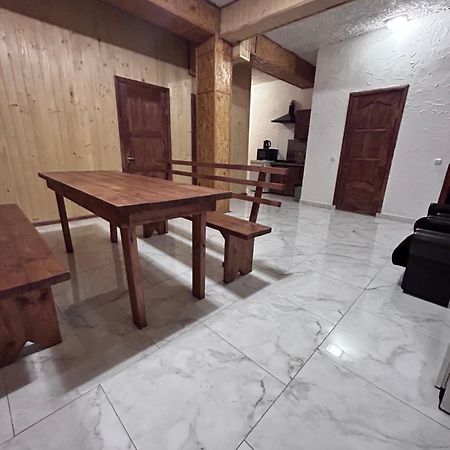 Hotel Velyka Gora Kolochava Esterno foto