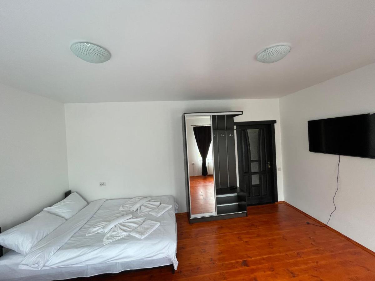 Hotel Velyka Gora Kolochava Esterno foto